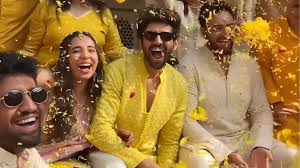 Kartik Aaryan dancing to Lollipop Lagelu at his sister’s sangeet